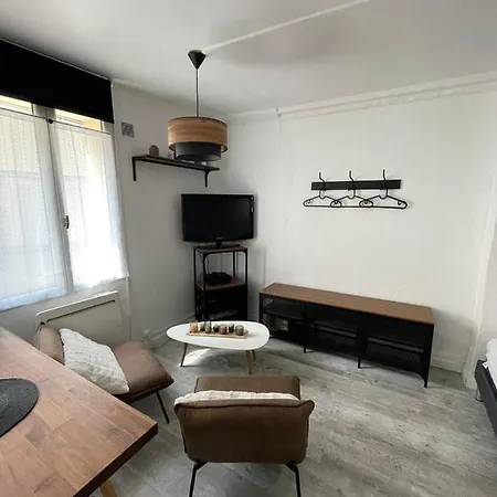 Nicaise Apartament *