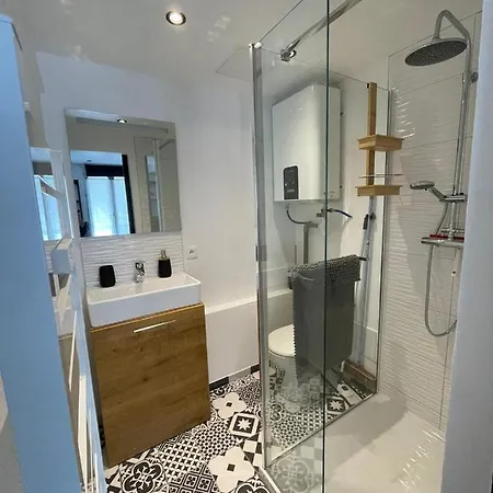 Nicaise Apartament *